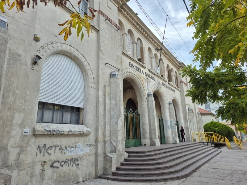 Una preceptora fue agredida en la Escuela Normal